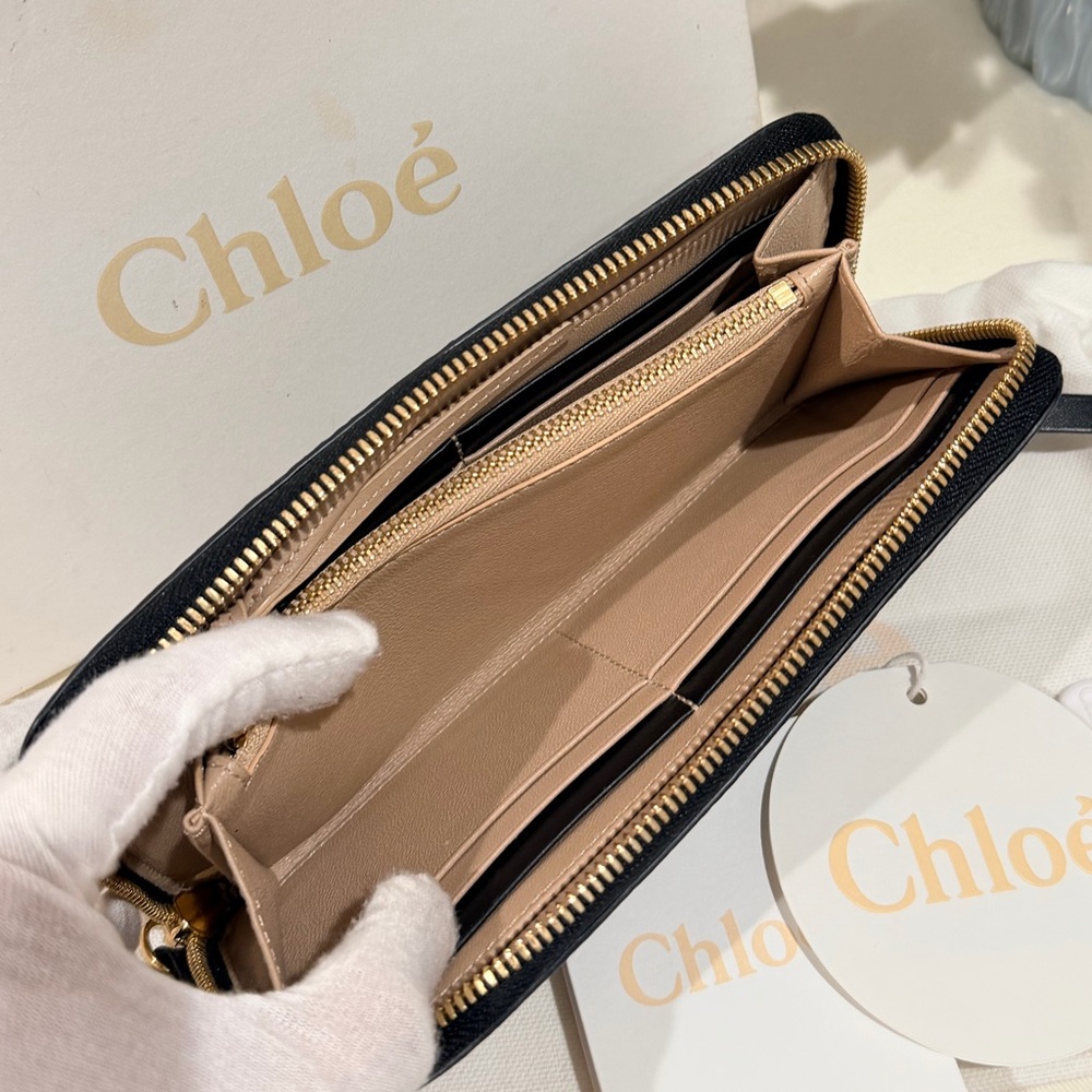 Chloè Alphabet Grained Leather Zippy Wallet - Picture 11 of 16